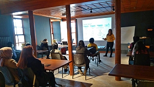 AKADEMİ EĞİTİMLERİNE YOĞUN İLGİ
