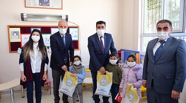 OKULLARINA KAVUŞAN YAVRULARIMIZIN MUTLULUĞU BİZİM MUTLULUĞUMUZ