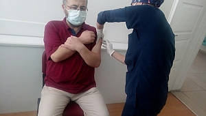 İLİMİZİN SEVİLEN EĞİTİMCİLERİNDEN M.GÖKTÜRK GÜLDEN COVID 19 AŞISINI OLDU