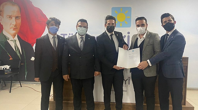 İYİ PARTİ DEN HONDOROĞLU GENÇLİK BAŞKANLARINI ATADI....