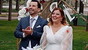 SAFİNAZ SİBEL VE EĞİTİMCİ YAZAR METİN ACIPAYAM MUTLULUĞA İLK ADIMINI ATTILAR