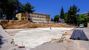 DİVANLI’YA KAPALI SEMT PAZARI VE HALI SAHA