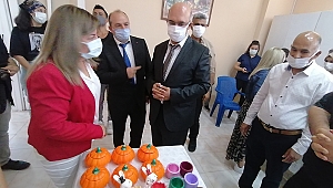 NARLI’DA AHŞAP BOYAMA KURSU ÖĞRENCİLERİ SERGİ AÇTI