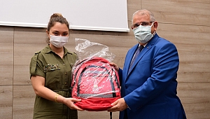 ONİKİŞUBAT BELEDİYESİ ÇALIŞANLARINA AFAD’TAN ACİL DURUM ÇANTASI