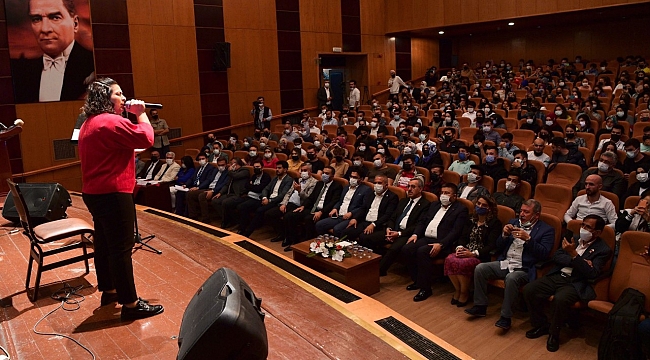 Âşık Mahzuni Şerif Ses Yarışması Finalinde Alkış Tufanı