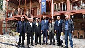 BAŞKAN OKAY’DAN ÖĞRETMENLERİNE BÜYÜK VEFA