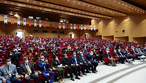 Kamu Başdenetçisi Şeref Malkoç KSÜ'de 'Ombudsmanlık ve Türkiye'nin 2023 Hedefleri' Konulu Konferans Verdi