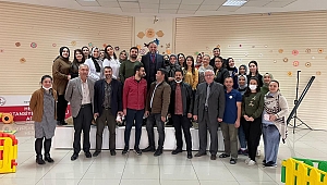 ÖĞRETMENLER GÜNÜNDE SEVİNÇ YAĞMURU'NDAN ANLAMLI KUTLAMA
