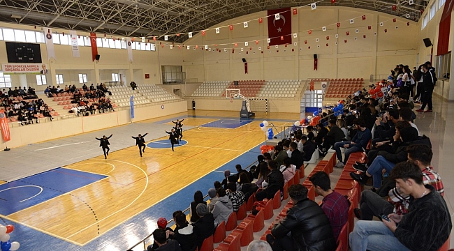 Üniversitemiz Spor Bilimleri Fakültesi Tarafından Öğretmenler Günü Etkinlikleri Düzenlendi