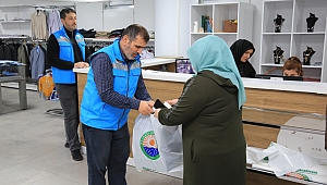 ÇOCUKLAR ÜŞÜMESİN DİYE RAMAZAN AĞABEYLERİNDEN HEDİYE