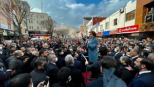 MERAL AKŞENER E ELİBİSTANDA MİTİNG GİBİ KARŞILAMA.