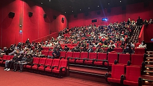 BAŞKAN MAHÇİÇEK’TEN ÖĞRENCİLERE SİNEMA JESTİ
