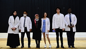 Üniversitemiz Tıp Fakültesi 2. Dönem Öğrencilerine Beyaz Önlükleri Törenle Giydirildi