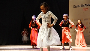 KURTULUŞ HAFTASI’NDA HALK DANSLARI GÖSTERİLERİ