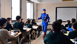 KURTULUŞ RUHU TİYATROYLA OKULLARA TAŞINDI