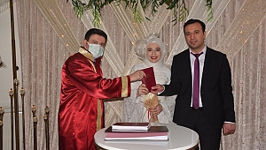 ONİKİŞUBAT BELEDİYESİ NİKAH MEMURU 2 ŞUBAT 2022'DE FAZLA MESAİ YAPTI
