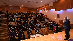 BAŞKAN MAHÇİÇEK, ÖĞRENCİLERE TECRÜBELERİNİ AKTARMAYA DEVAM EDİYOR