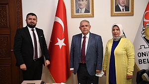 BERBERLER VE KUAFÖRLER ODA BAŞKANI ÖZKÖMEÇ'TEN MAHÇİÇEK'E ZİYARET