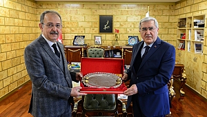 SANKO ÜNİVERSİTESİ REKTÖRÜ PROF. DR. GÜNER DAĞLI’NIN ÜNİVERSİTEMİZ REKTÖRÜ CAN’I ZİYARETİNDE ÜNİVERSİTELERARASI SAĞLIK, EĞİTİM VE İŞBİRLİĞİ KONULARI GÖRÜŞÜLDÜ