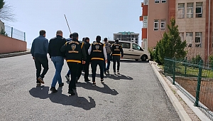 12 YIL 3 AY VE 7 YIL 3 AY KESİNLEŞMİŞ HAPİS CEZASI İLE ARANAN İKİ ŞAHIS YAKALANDI