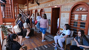 YABANCI ÖĞRENCİLER MUTFAK MÜZESİNE HAYRAN KALDI