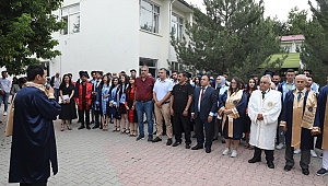 KİÜ MESLEK YÜKSEKOKULLARINDA MEZUNİYET COŞKUSU