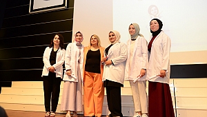 ÜNİVERSİTEMİZ SAĞLIK BİLİMLER FAKÜLTESİ EBELİK BÖLÜMÜ ÖĞRENCİLERİ BEYAZ ÖNLÜKLERİNİ TÖRENLE GİYDİ