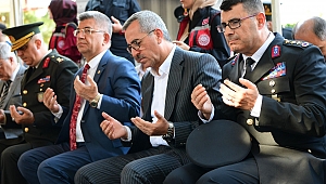 Şehitler Kabirleri Başında Dualarla Anıldı