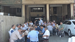 BABASINA LAYIK EVLAT HALİL YAMAN'DAN VATANDAŞA AŞURE