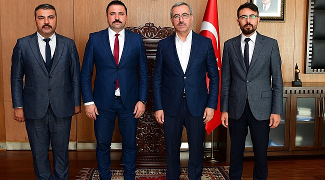 Başkan Güngör, Ülkü Ocakları İl Başkanı Dursun Nar ve Yönetimini Ağırladı