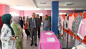 DULKADİROĞLU GENÇLİK MERKEZİ’NDE GİYİM TEKNOLOJİLERİ VE ÜRETİM SERGİSİ AÇILDI