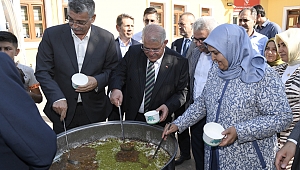 Onikişubat Belediyesi’nden Sevgi Evleri’ndeki Çocuklara Anlamlı Aşure İkramı