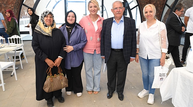 Onikişubat Belediyesi’nin Kurslarına Katılıp YKS’de Dereceye Giren Öğrenciler Ödüllendirildi