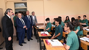 “Gençlerimizle Geleceğe Ümitle Bakıyoruz”
