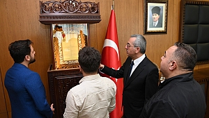 Başkan Güngör’den Ünlü İsimlere Kültür Yayınları Hediyesi