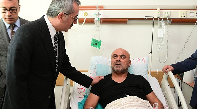 Başkan Güngör, Yaralı Polis Memurunu Hastanede Ziyaret Etti