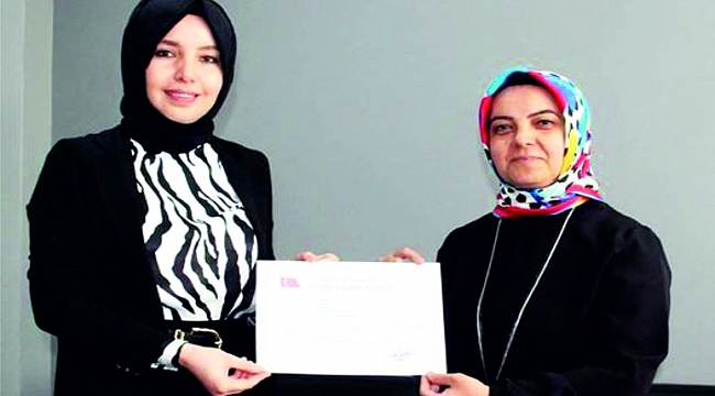 ÇALIŞKAN VE DEĞERLİ EĞİTİMCİ MİNE DEMİR'E ÜSTÜN BAŞARI BELGESİ