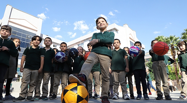DULKADİROĞLU’NDAN, ATIK PİL TOPLAYAN ÖĞRENCİLERE HEDİYE