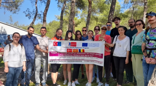 GENÇLER SOKAK HAYVANLARI İÇİN BİR ARAYA GELDİ