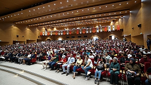 Kampüs Fest’in İlk Gününde Ünlüler Geçidi