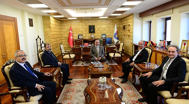 KMTSO Başkanı Şahin Balcıoğlu’ndan Rektör Yasım’a “Hayırlı Olsun” Ziyareti