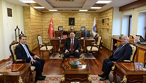 Onikişubat Belediye Başkanı Hanefi Mahçiçek’ten Rektör Yasım’a Ziyaret