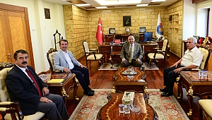 Türkoğlu Belediye Başkanı Osman Okumuş’tan Rektör Yasım’a Ziyaret