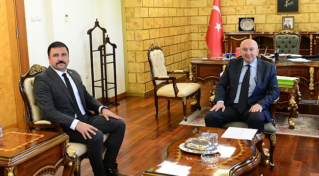 Ülkü Ocaklarından Rektör Yasım'a