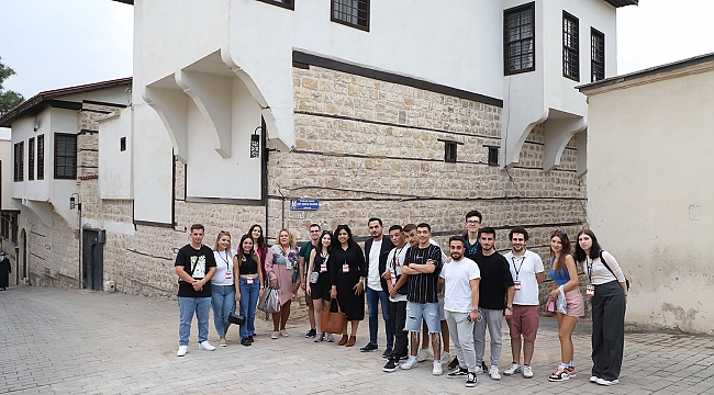YABANCI ÖĞRENCİLER DULKADİROĞLU’NA HAYRAN KALDI
