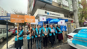DEVA PARTİSİ KADINA ŞİDDETE KARŞI SOKAKTA