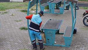 DULKADİROĞLU BELEDİYESİ PARKLARDA BULUNAN OYUN GURUPLARINI ONARD