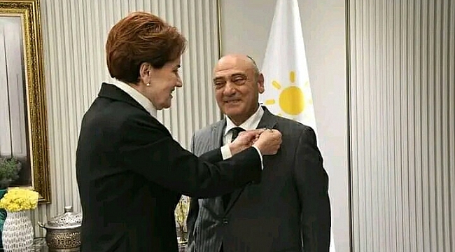 Tahir Akgemci'nin Rozetini Akşener Taktı