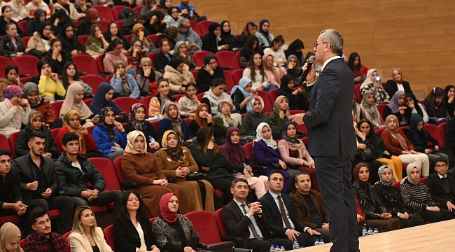 Başkan Güngör, Üniversite Öğrencilerine Müjdelerini Sıraladı