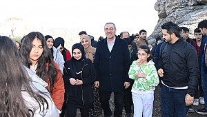 Başkan Güngör, Ali Kayası’nda Gençlerle Bir Araya Geldi